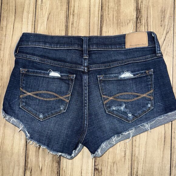 Abercrombie & Fitch Low Rise Distressed Cut Off Cuffed 2" Jean Shorts Size 26 - Picture 5 of 9